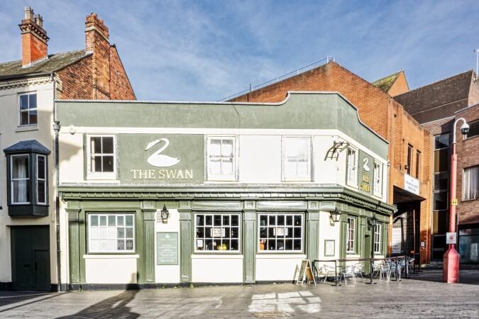 Best Sports Bars in Kidderminster - The Swan