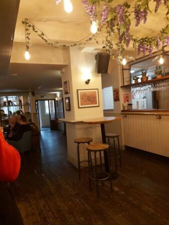 Best Sports Bars in Huddersfield - Jules Verne