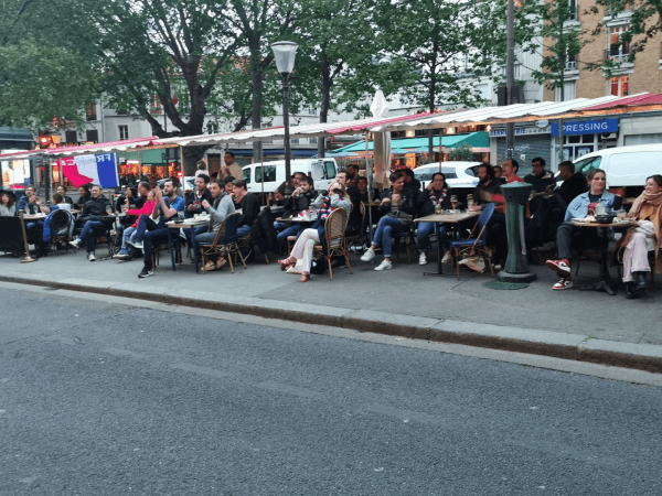 Best Sports Bars in Paris - L'étoile de Charonne