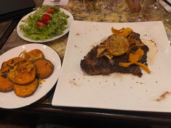 Best Sports Bars in Paris - L'étoile de Charonne