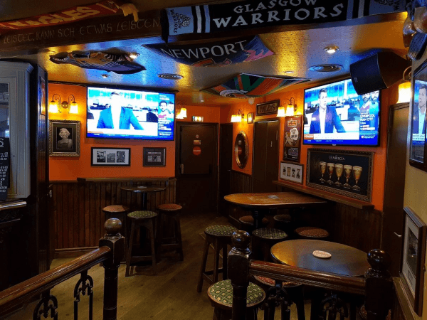 Best Sports Bars in Toulouse - The Melting Pot Pub