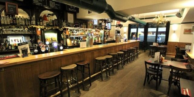 Best Sports Bars in Paris - The Freedom Pub