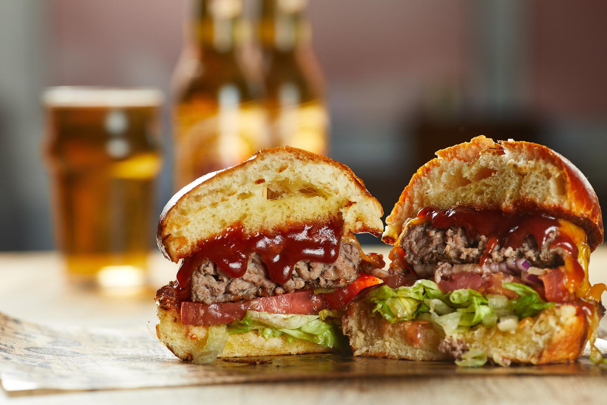 Best Sports Bars in Paris - Belushi's Gare Du Nord