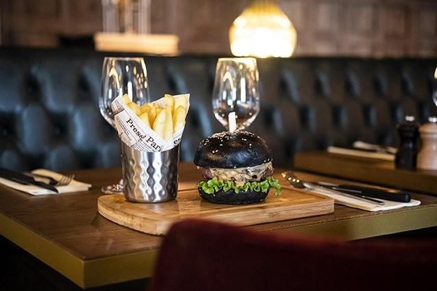 Best Sports Bars in Paris - Pub Saint Germain