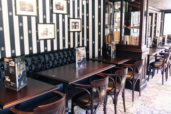 Best Sports Bars in Suresnes - Au Bureau Suresnes