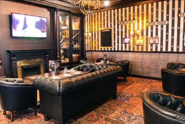 Best Sports Bars in Suresnes - Au Bureau Suresnes