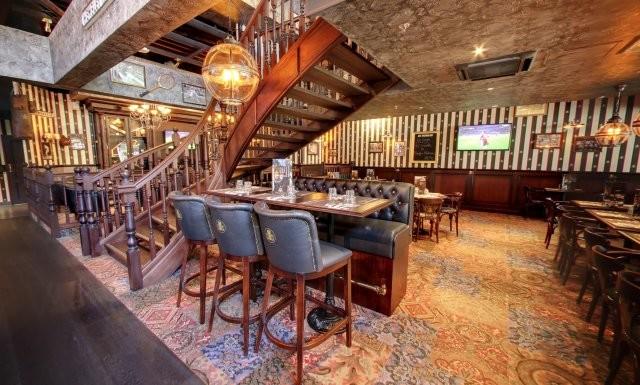 Best Sports Bars in Suresnes - Au Bureau Suresnes