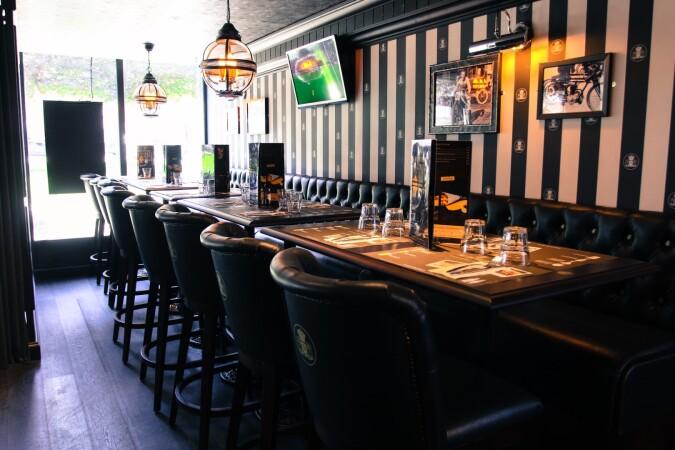 Best Sports Bars in Suresnes - Au Bureau Suresnes