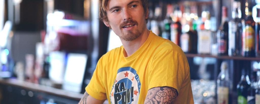 Best Sports Bars in Paris - Frog Hop House