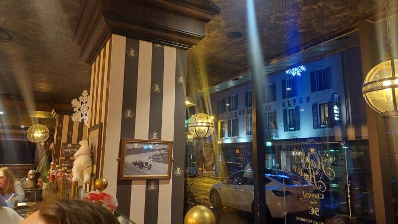 Best Sports Bars in Annecy - Au Bureau Annecy