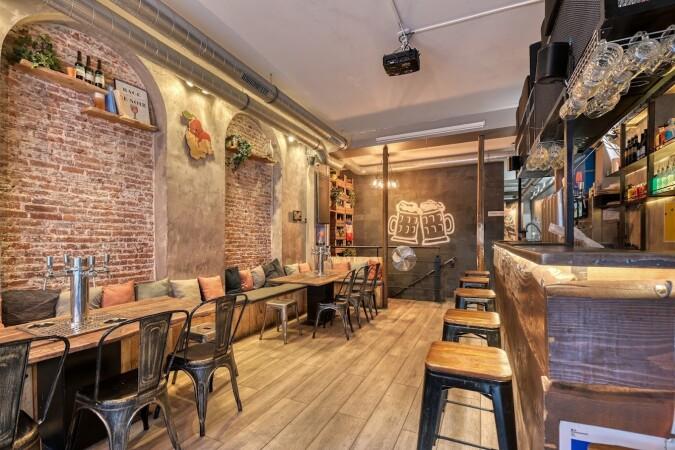 Best Sports Bars in Paris - COOL'IN Bar