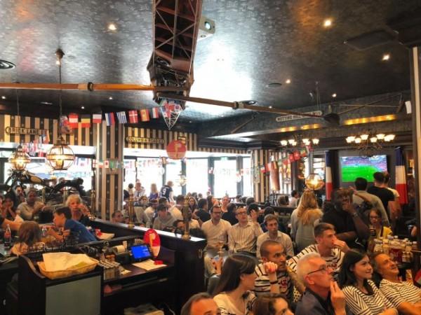 Best Sports Bars in Arcueil - Au Bureau Arcueil