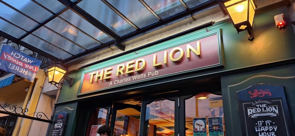 Best Sports Bars in Bordeaux - The Red Lion