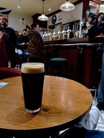 Best Sports Bars in Bordeaux - The Red Lion