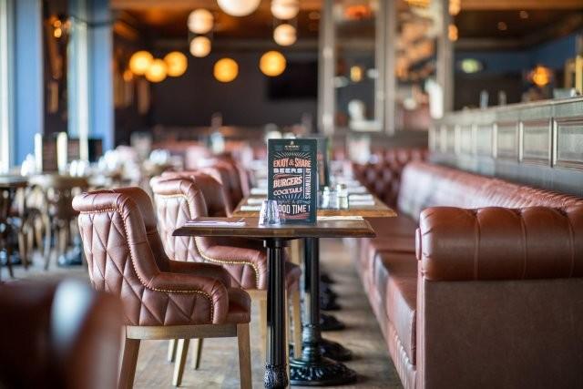 Best Sports Bars in Saint-Louis - Au Bureau Saint-Louis