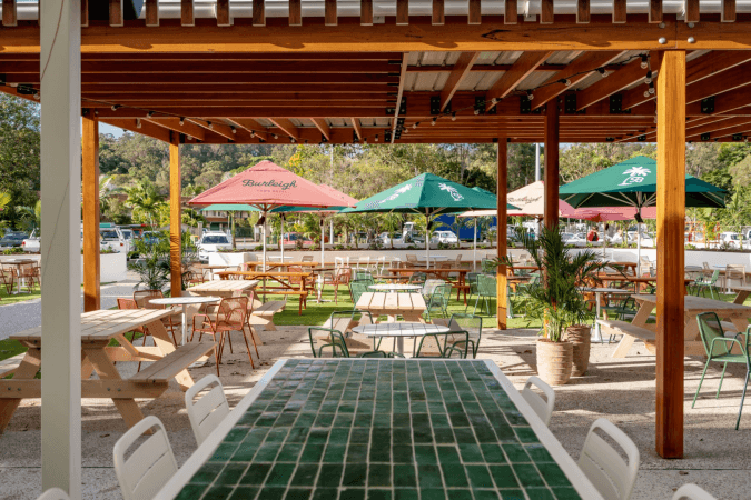 Best Sports Bars in Gold Coast - Burleigh Town Hotel