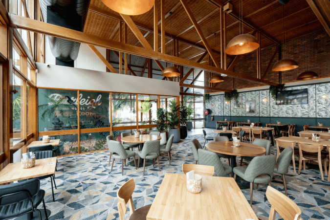 Best Sports Bars in Gold Coast - Burleigh Town Hotel