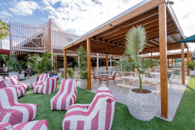 Best Sports Bars in Gold Coast - Burleigh Town Hotel