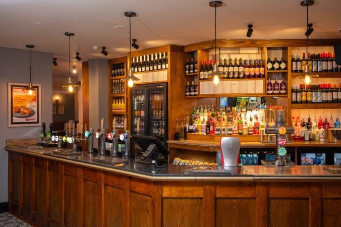 Best Sports Bars in Swindon - Woodlands Edge (Swindon)