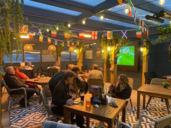 Best Sports Bars in Maidenhead - Thatched Cottage (Maidenhead)