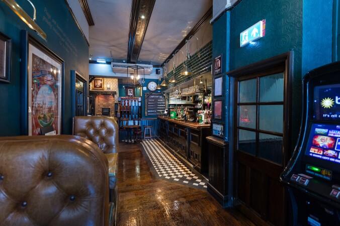 Best Sports Bars in Durham - Market Tavern (Durham)