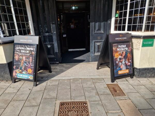 Best Sports Bars in Exeter - Black Horse (Exeter)