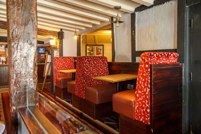 Best Sports Bars in Mid  Glamorgan - Three Elms (Whitchurch)