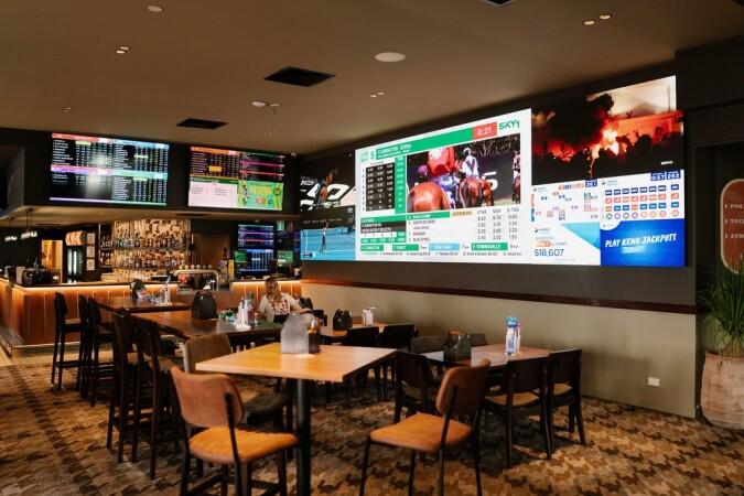 Best Sports Bars in Hope Island - Hope Island Tavern