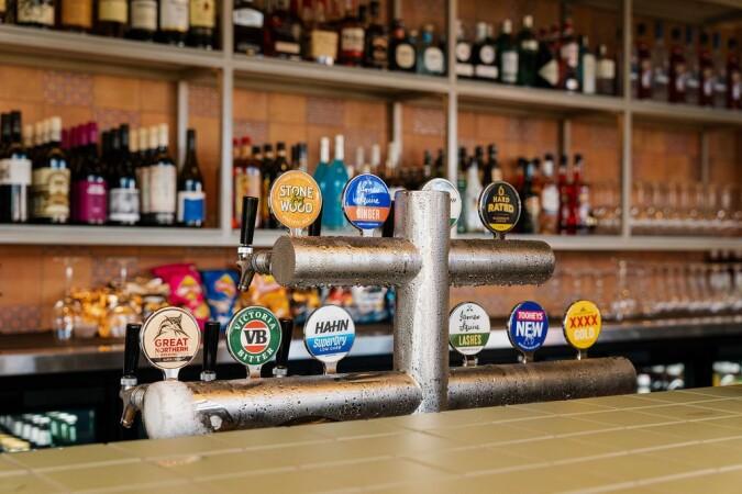 Best Sports Bars in Hope Island - Hope Island Tavern