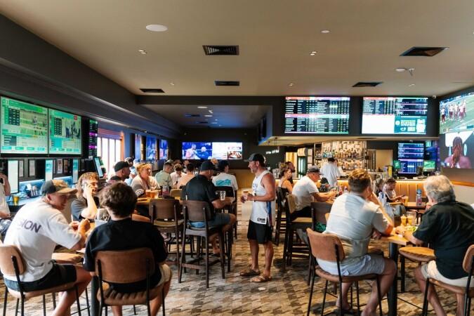 Best Sports Bars in Hope Island - Hope Island Tavern