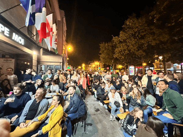 Best Sports Bars in Paris - Chope-Moi Pigalle
