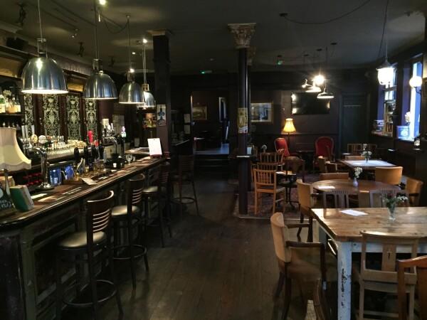 Best Sports Bars in London - The Crown