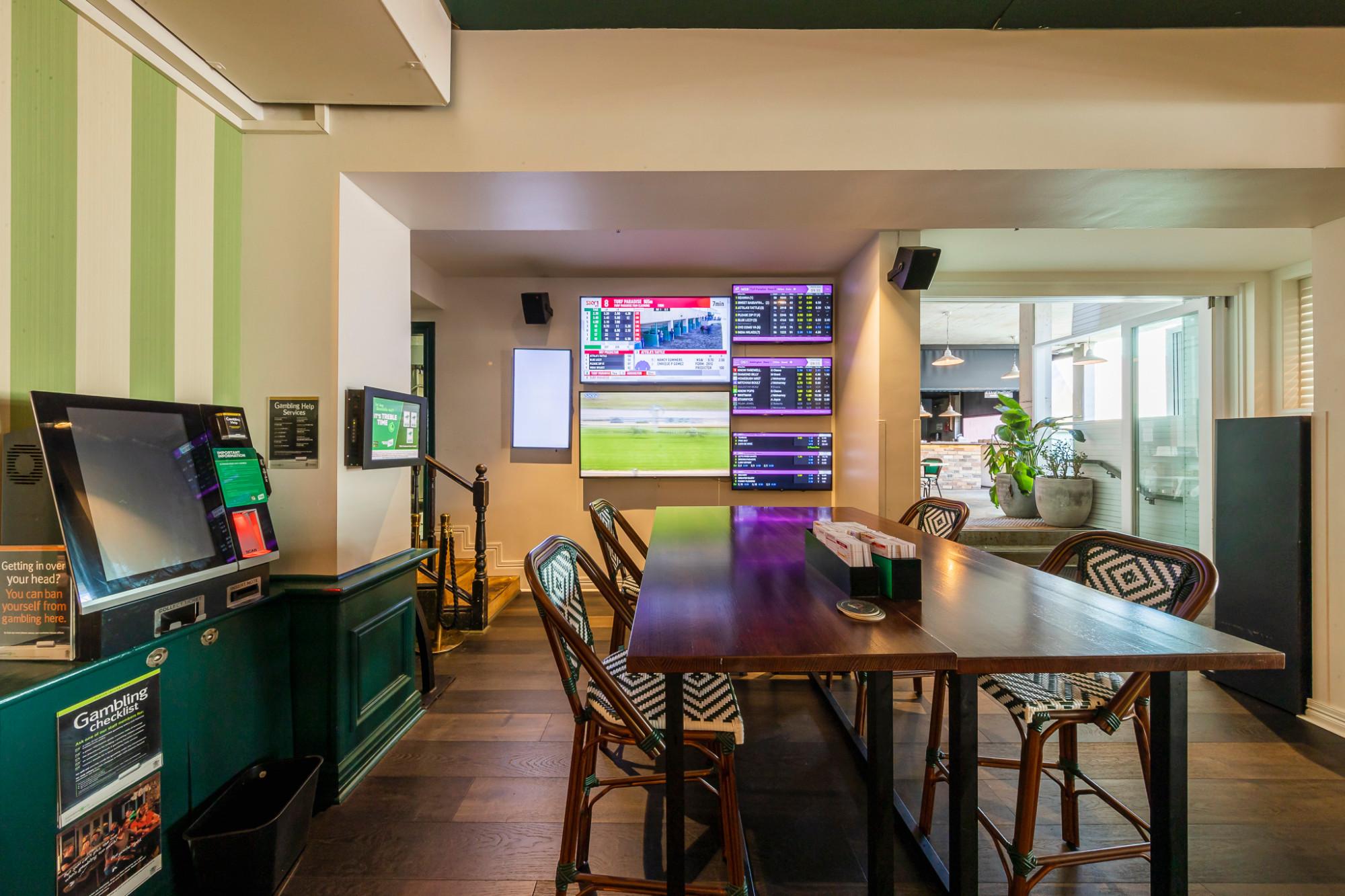 Best Sports Bars in Brisbane - The Prince Consort