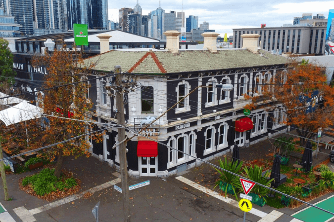 Best Sports Bars in South Melbourne - Bells Hotel