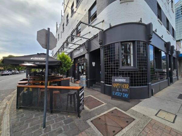 Best Sports Bars in Windsor - The Windsor Alehouse