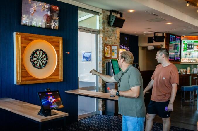 Best Sports Bars in Port Lincoln - Port Lincoln Hotel - Sharkys Sports Bar