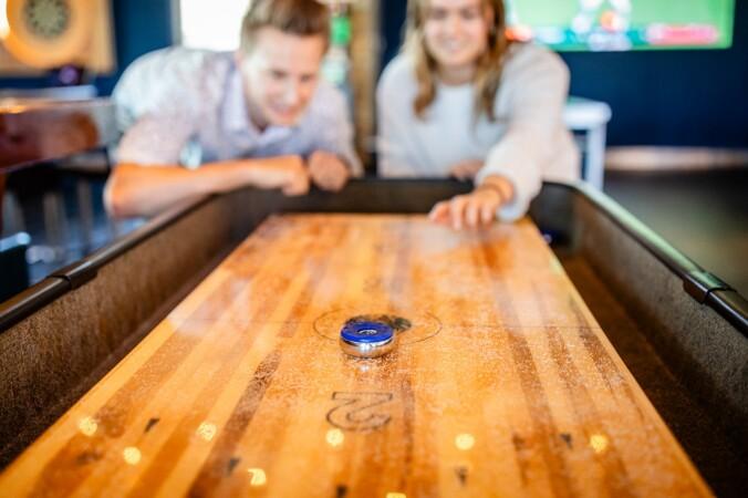 Best Sports Bars in Port Lincoln - Port Lincoln Hotel - Sharkys Sports Bar