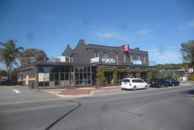 Best Sports Bars in Old Reynella - Crown Inn Old Reynella