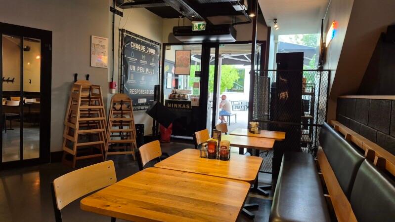 Best Sports Bars in Décines-Charpieu - Ninkasi OL Vallée