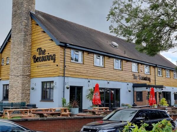 Best Sports Bars in Kettering - Beeswing