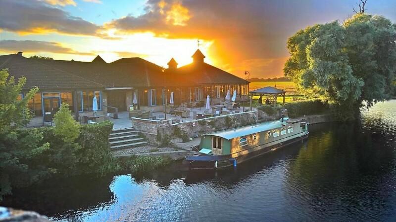 Best Sports Bars in St Ives - Dolphin Hotel