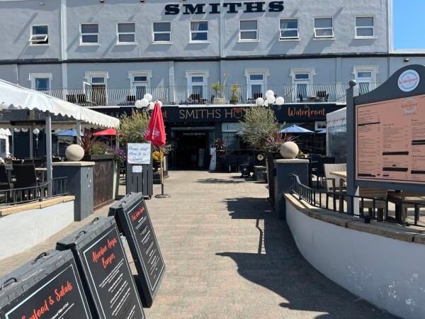 Best Sports Bars in Weston-Super-Mare - Smiths Hotel