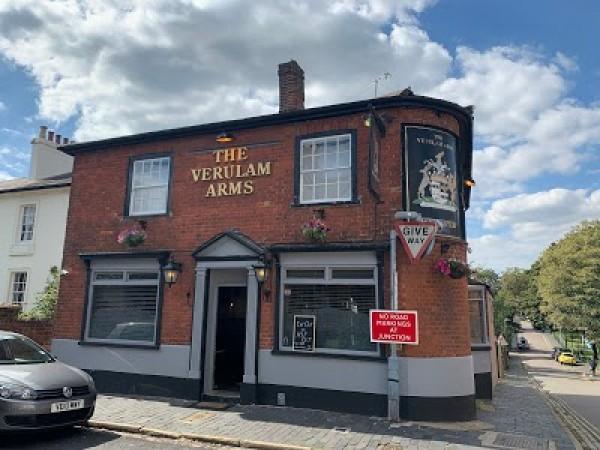 Best Sports Bars in St Albans - Verulam Arms