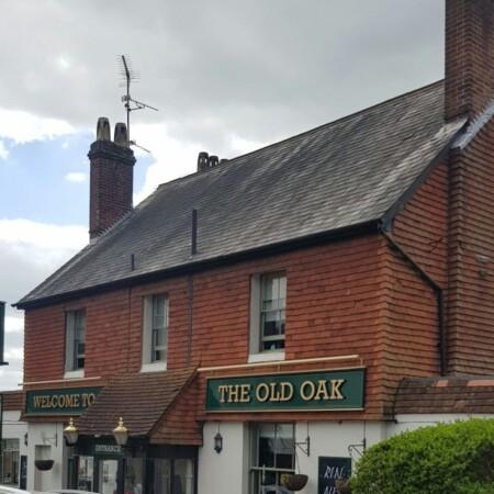 Best Sports Bars in Reigate and Banstead - Old Oak Meadvale
