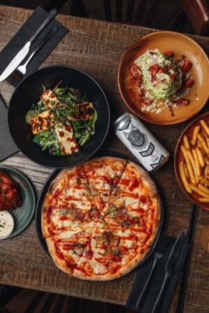 Best Sports Bars in London - Wolfpack Fulham