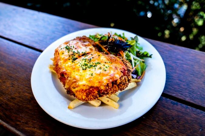 Best Sports Bars in Suffolk Park - The Park Hotel