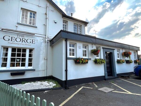 Best Sports Bars in Rugby - The George Rugby