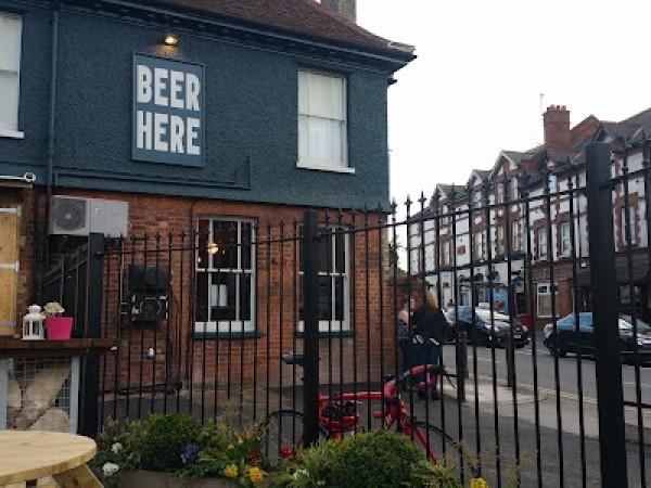 Best Sports Bars in Reading - Crown Caversham