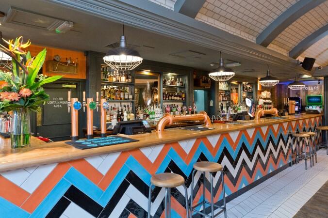 Best Sports Bars in Islington - Vineyard Islington London