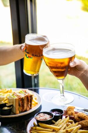 Best Sports Bars in Paris - Indiana Café Richelieu Drouot